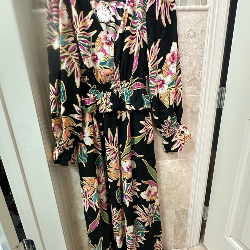 ODDY Pink and Black Maxi Dress with Bishop Sleeves and V-Neck